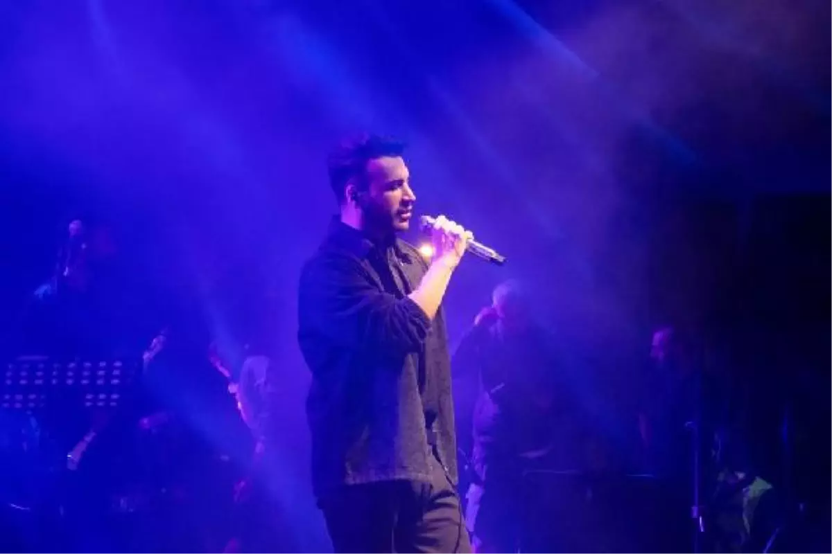 Ünlü şarkıcı Emre Kaya konser maratonuna devam ediyor