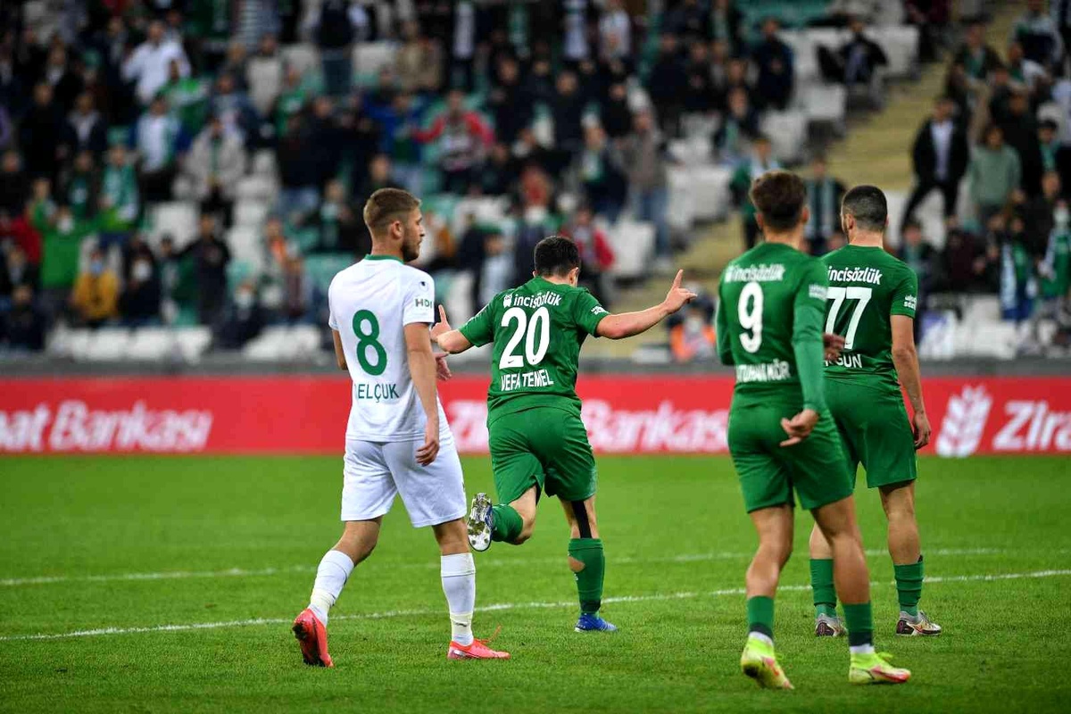 Vefa Temel: "Bursaspor camiası düştüğü yerden kalkmasını bilir"
