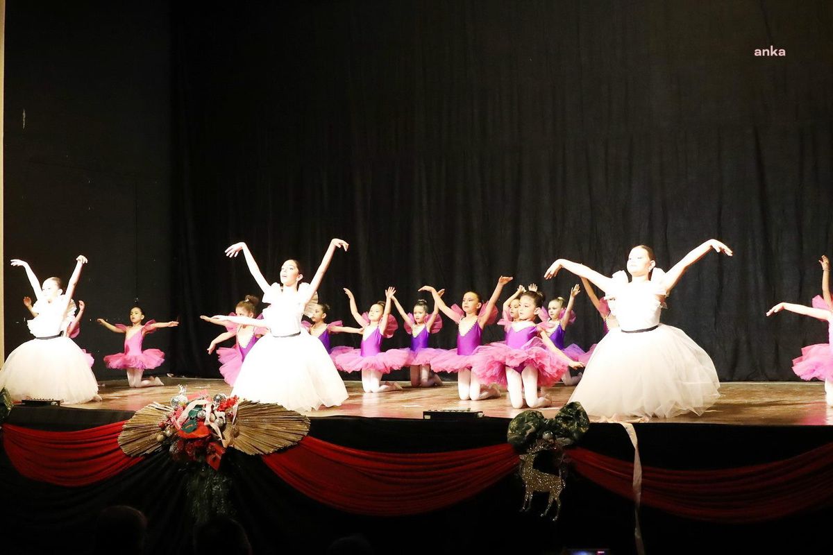 Akhisar'da Bale Gösterisi