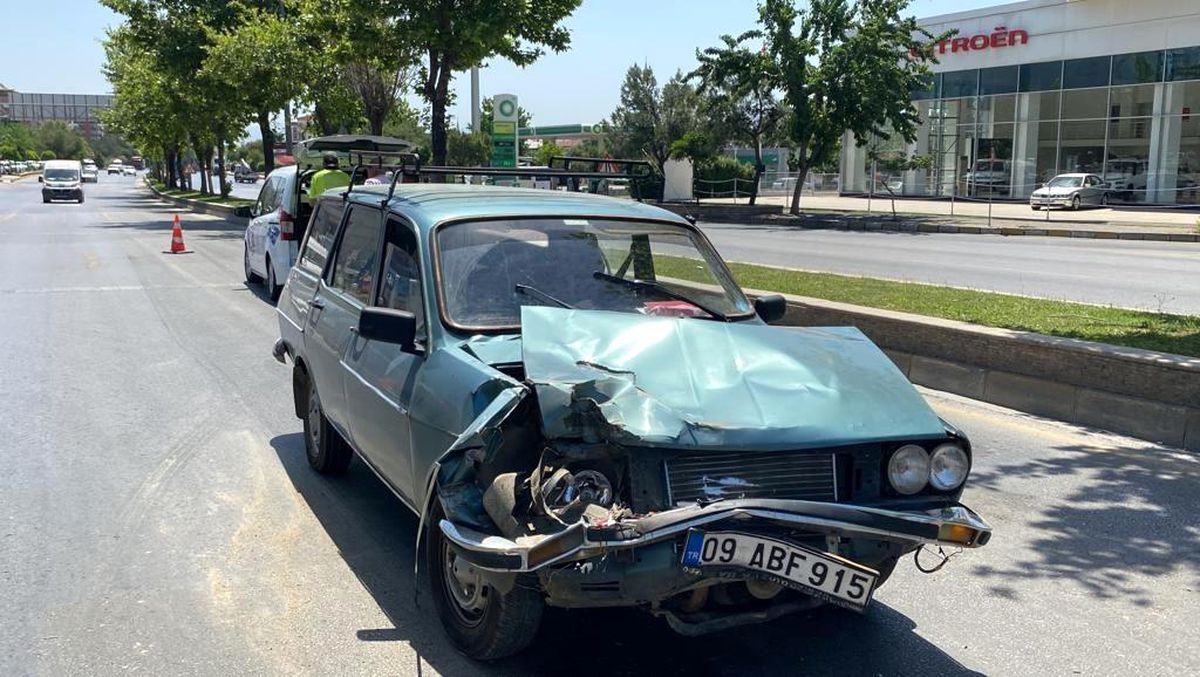 Aydın\'daki kazada araçlarda maddi hasar oluştu