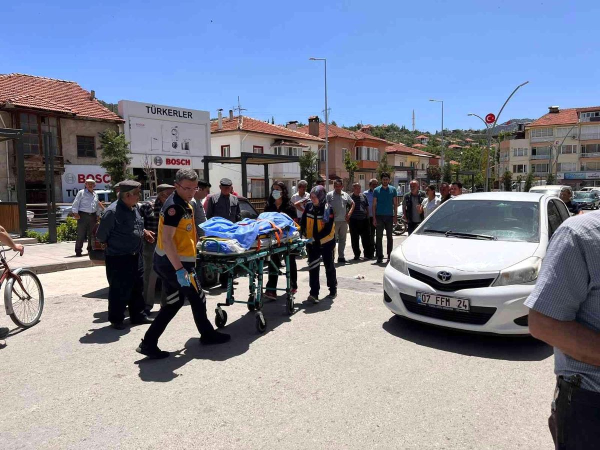 Bucak\'ta trafik kazası: 1 yaralı