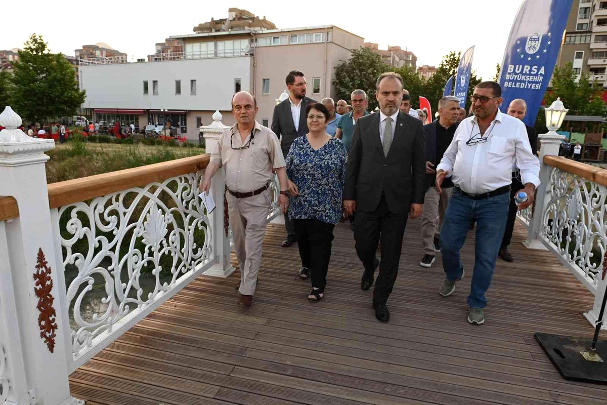 Bursa Ayvalıdere\'ye estetik yaya köprüleri