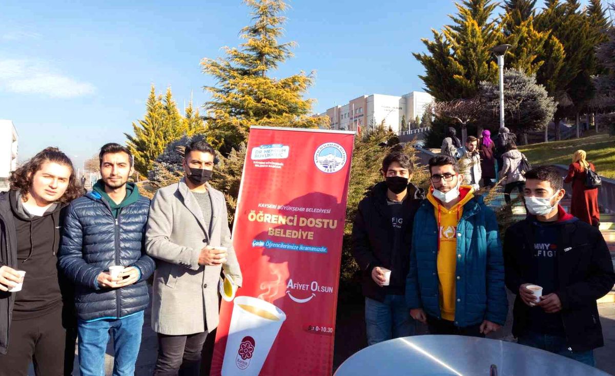 Büyükkılıç\'ın \'öğrenci çorbası\', 150 bin gence ulaştı