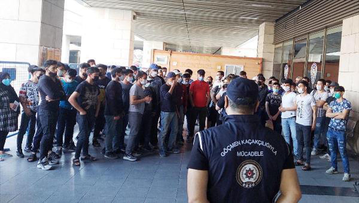 Denizli\'de 85 kaçak göçmen sınır dışı edildi