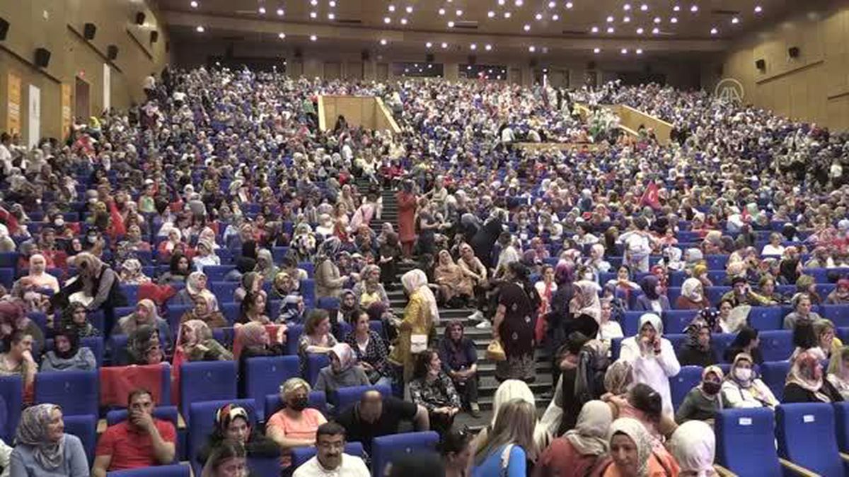 DİYARBAKIR - AK Parti Kadın Kolları'ndan Diyarbakır'da kadın emeği buluşması (2)