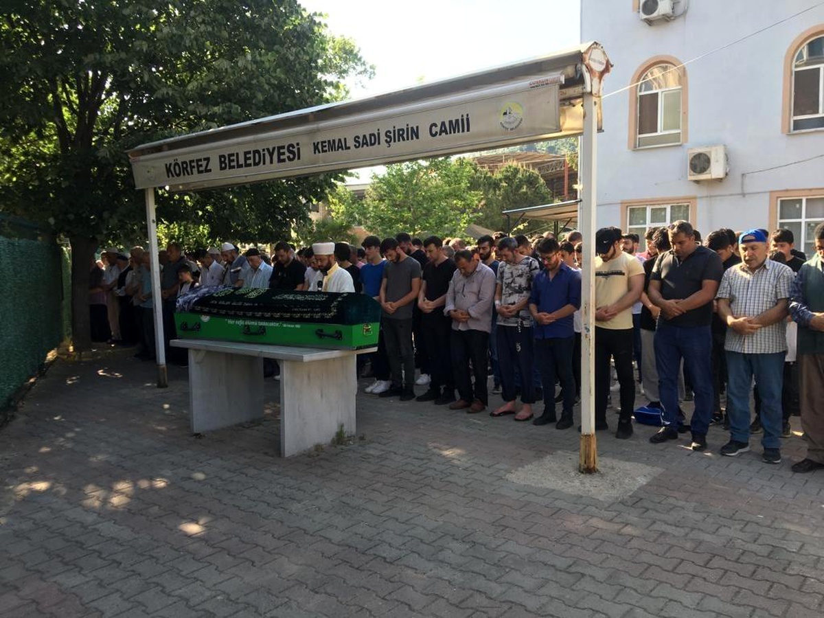 Eşi ve kendisinin canına kıymıştı, aynı mezarlıkla farklı yerlere defnedildiler