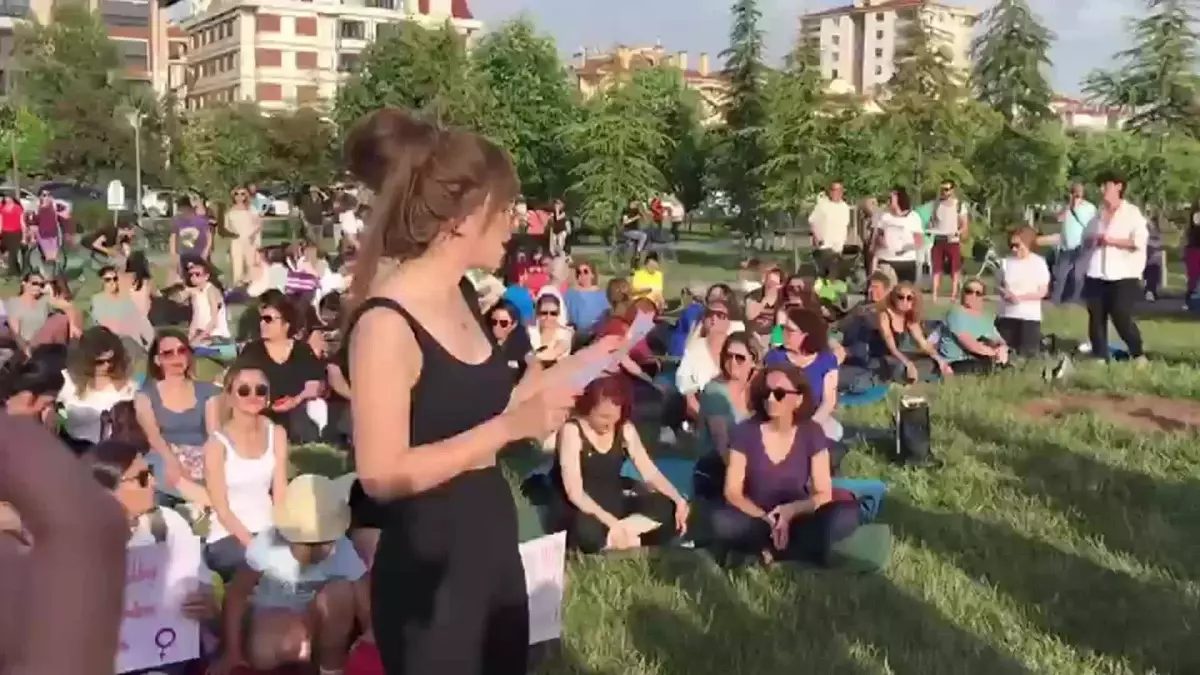 Eskişehir\'de "Yogalı" Protesto