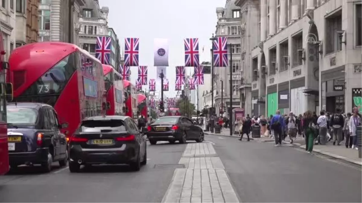 İngiltere Kraliçesi 2. Elizabeth'in tahta geçişinin 70. yılı kutlama hazırlıkları