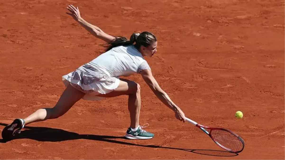 İtalyan tenisçinin kıyafetinde bulunan logo olay oldu! Hakem maça çıkmasını engellemek istedi