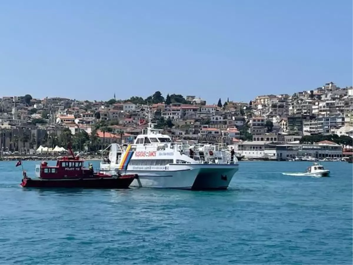 Kuşadası\'ndan Sisam\'a giden tekne su alınca yolcular panik yaşadı