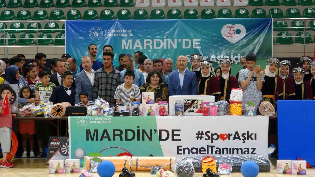 Mardin\'de özel gereksinimli çocuklara spor malzemesi dağıtıldı