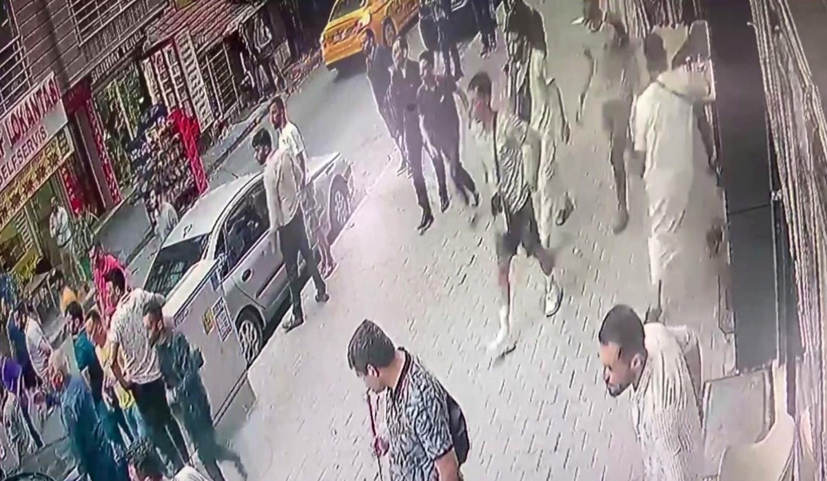 Meydan savaşına dönen kavga güvenlik kamerasında
