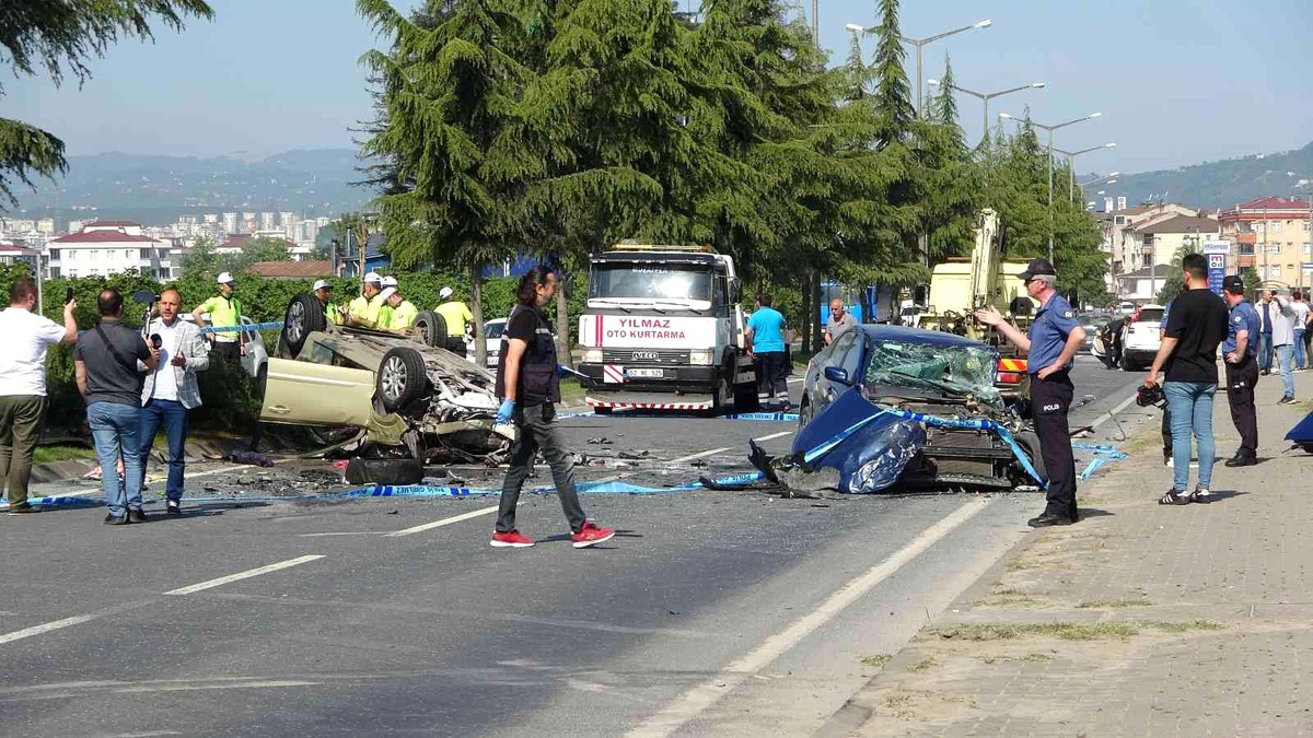 Ordu\'da feci zincirleme kaza: 2\'si ağır 6 yaralı