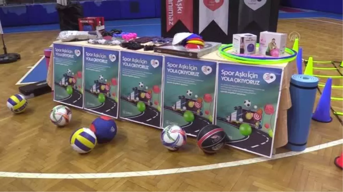 Özel eğitim öğrencilerine spor malzemesi dağıtımına başlandı