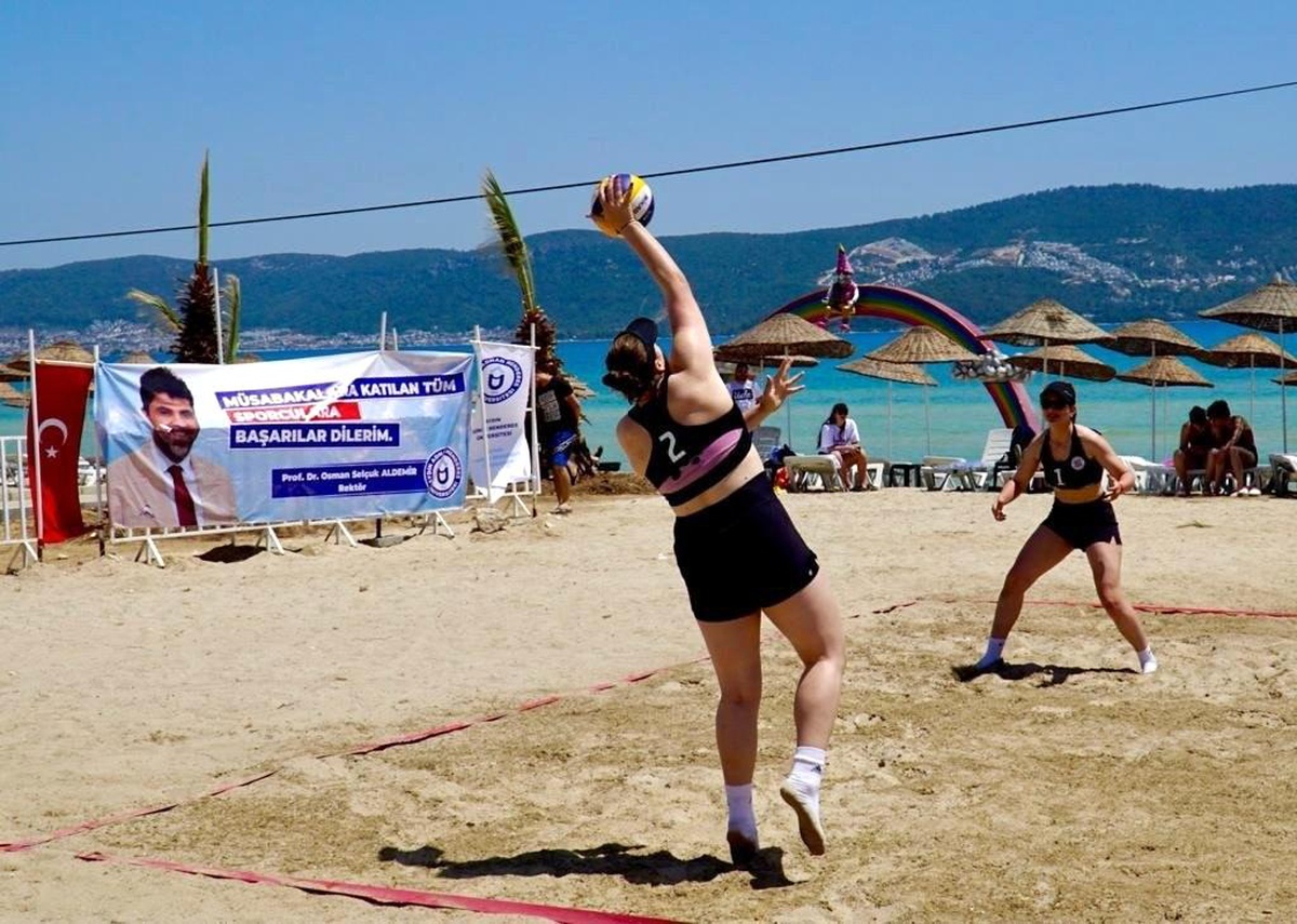 Plaj Voleybolu Türkiye Şampiyonası, Didim\'de başladı