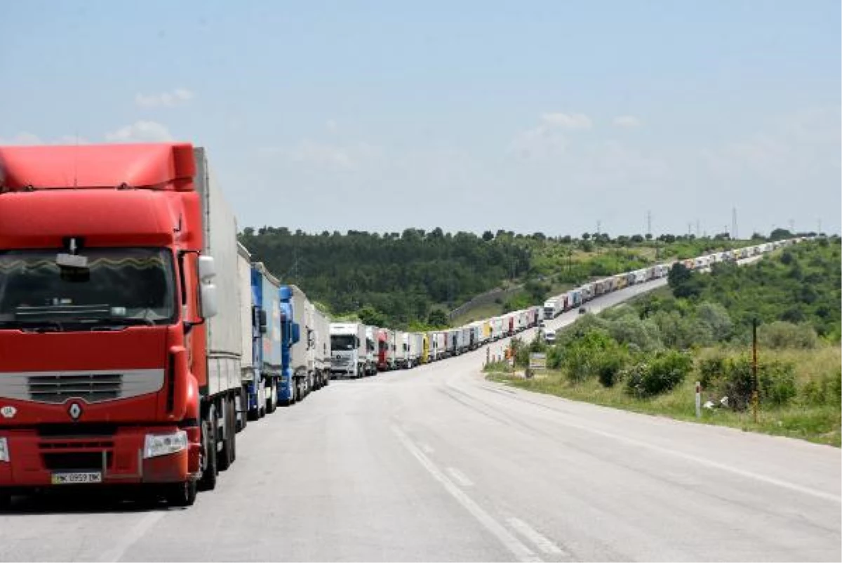 SINIRDA 1 HAFTADIR SÜREN TIR KUYRUĞU ÇİLESİ