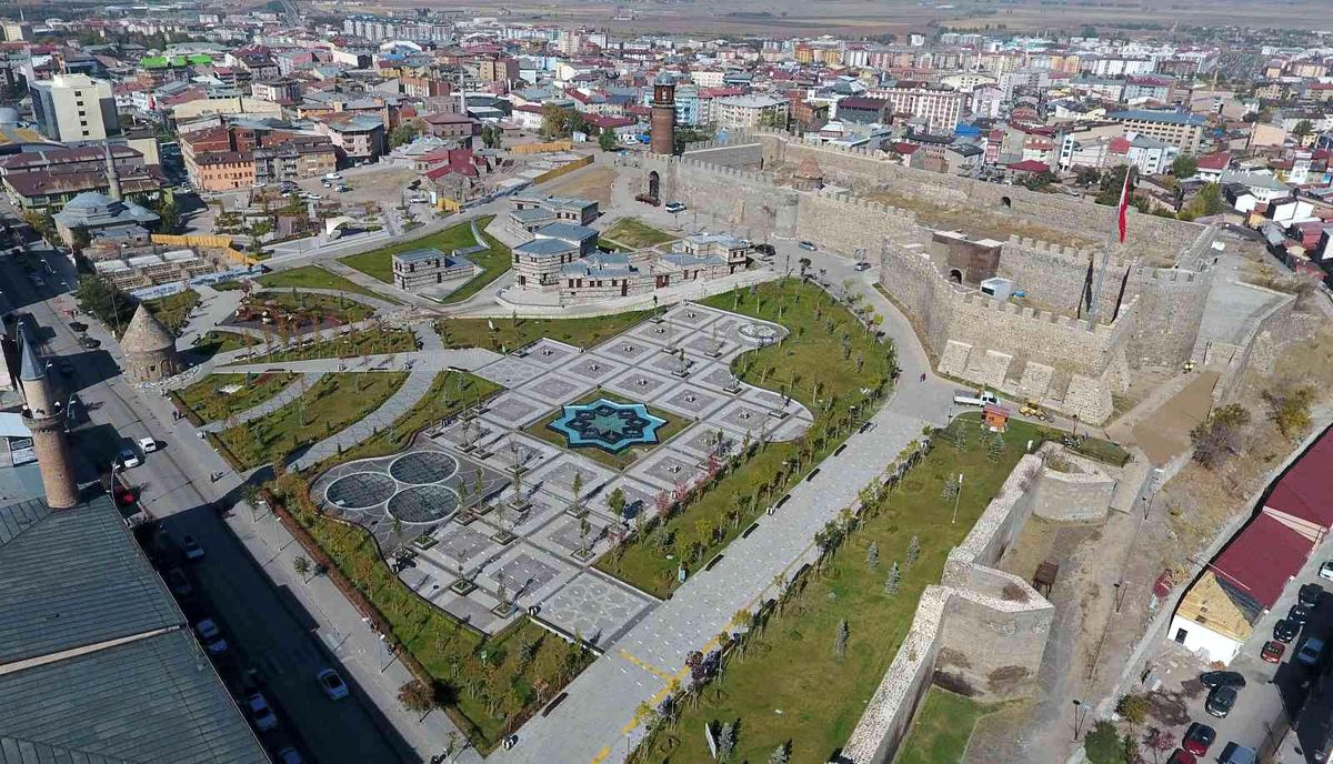 Erzurum Büyükşehir Belediye Başkanı Sekmen\'e "Kültür Yolu Projesi" ödül getirdi