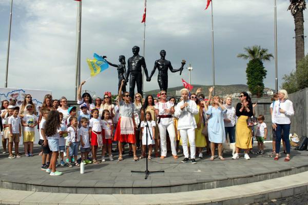 Ukraynalılar Vişivanka Günü\'nü buruk kutladı