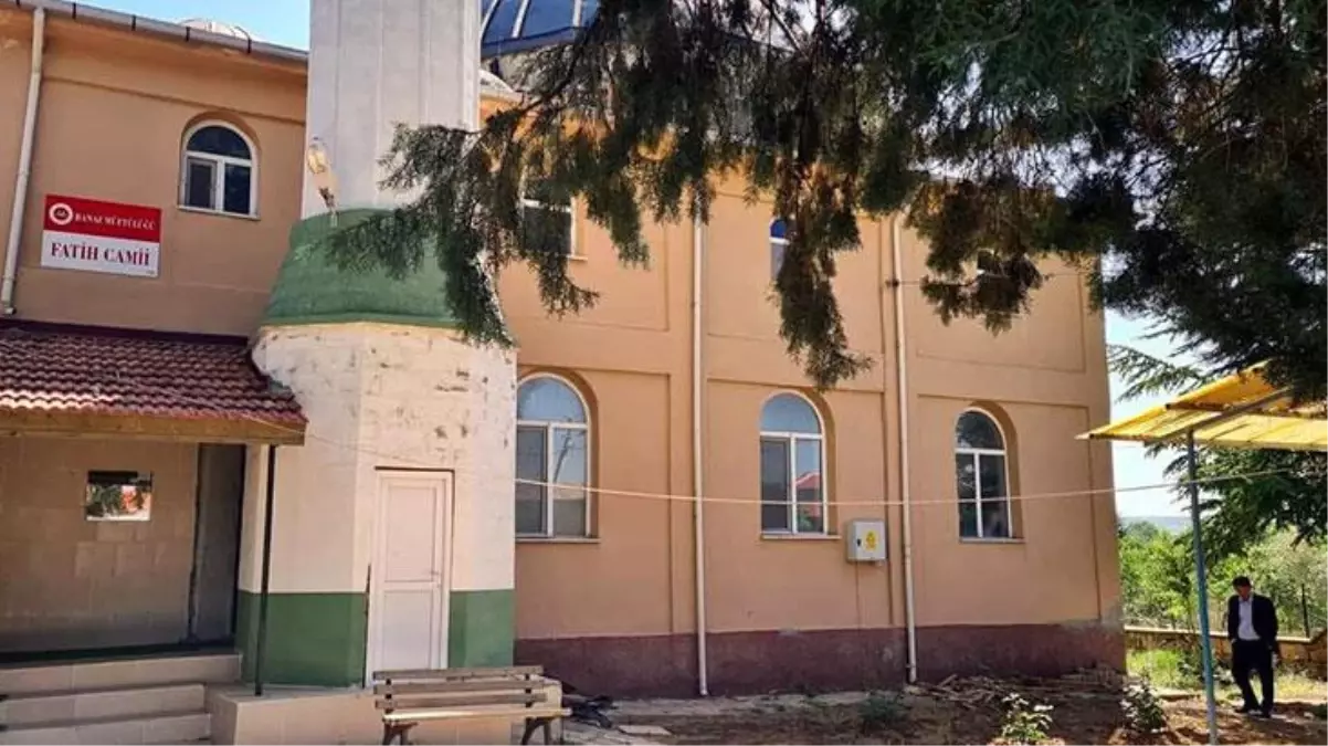 Tamir için cami kubbesine çıkan inşaat ustası düşerek hayatını kaybetti