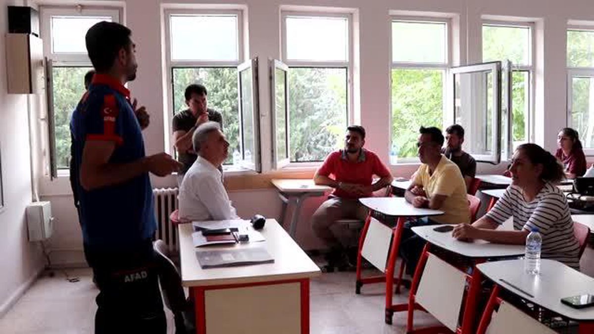 AFAD gönüllülerine eğitim veriliyor