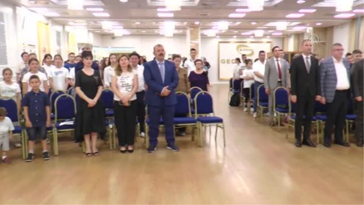 Arnavutluk\'ta Türkçe kursunu tamamlayanlara sertifikaları verildi