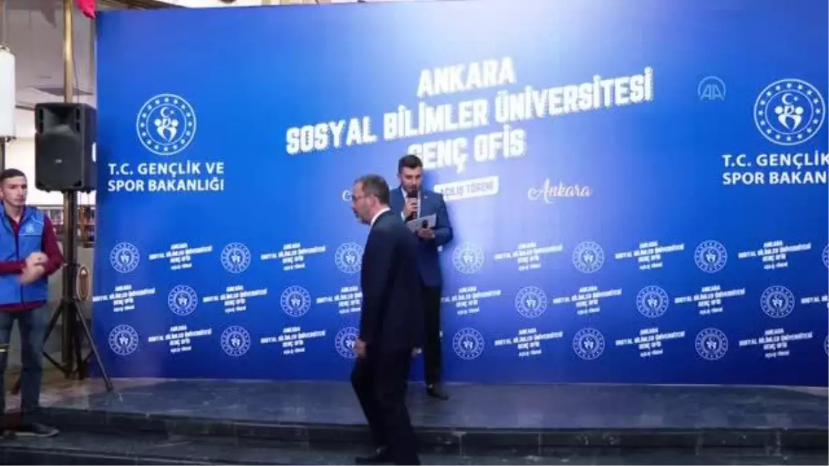 Bakan Kasapoğlu, Ankara Sosyal Bilimler Üniversitesi Genç Ofisi açılışına katıldı
