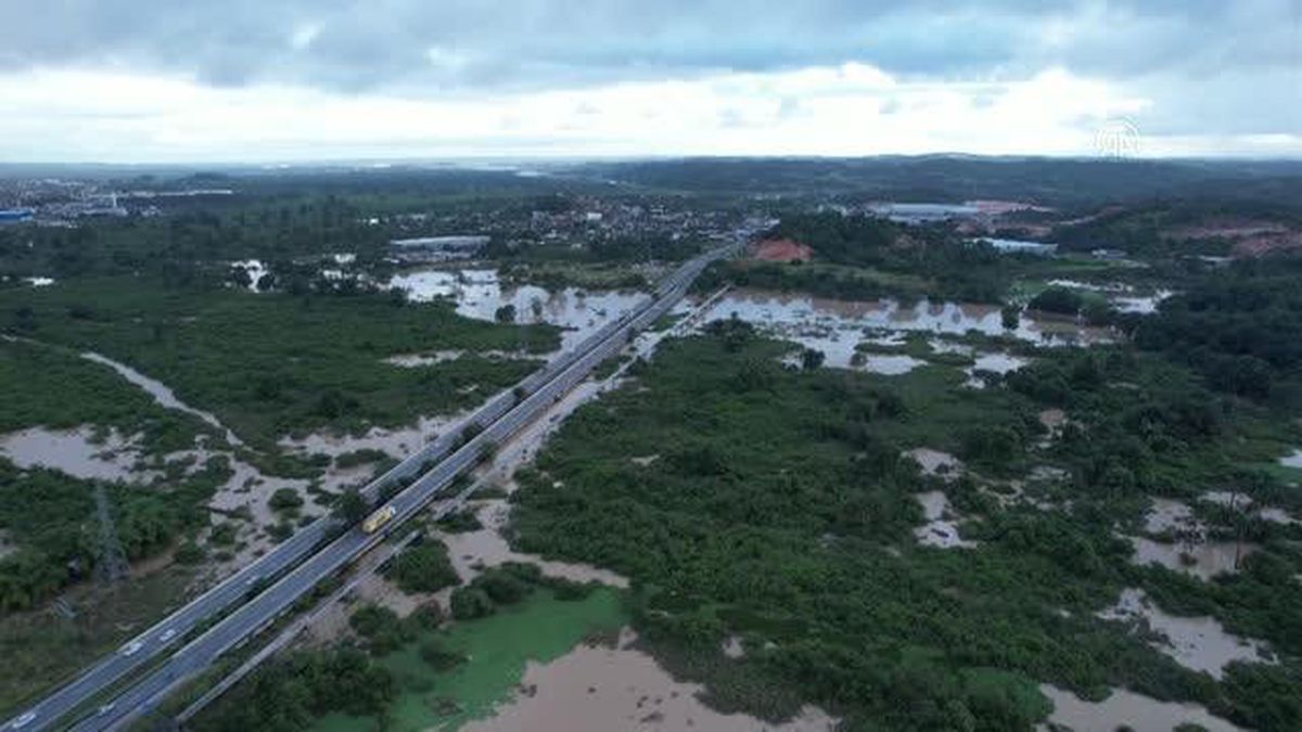 BUENOS AIRES - Brezilya'da şiddetli yağışların neden olduğu afetlerde ölenlerin sayısı 100'e çıktı