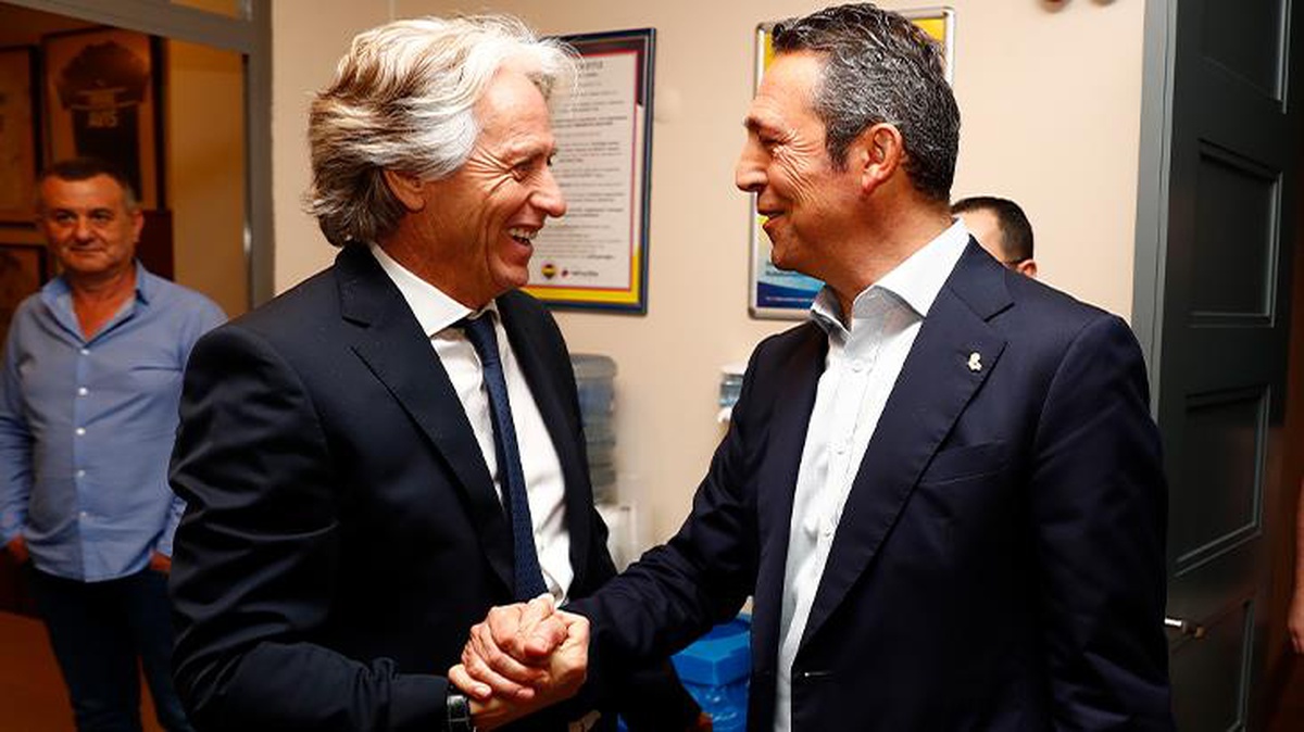 Fenerbahçe\'nin paylaşımı sosyal medyayı ayağa kaldırdı! Ali Koç ve Jorge Jesus, Türkçe konuşuyor!