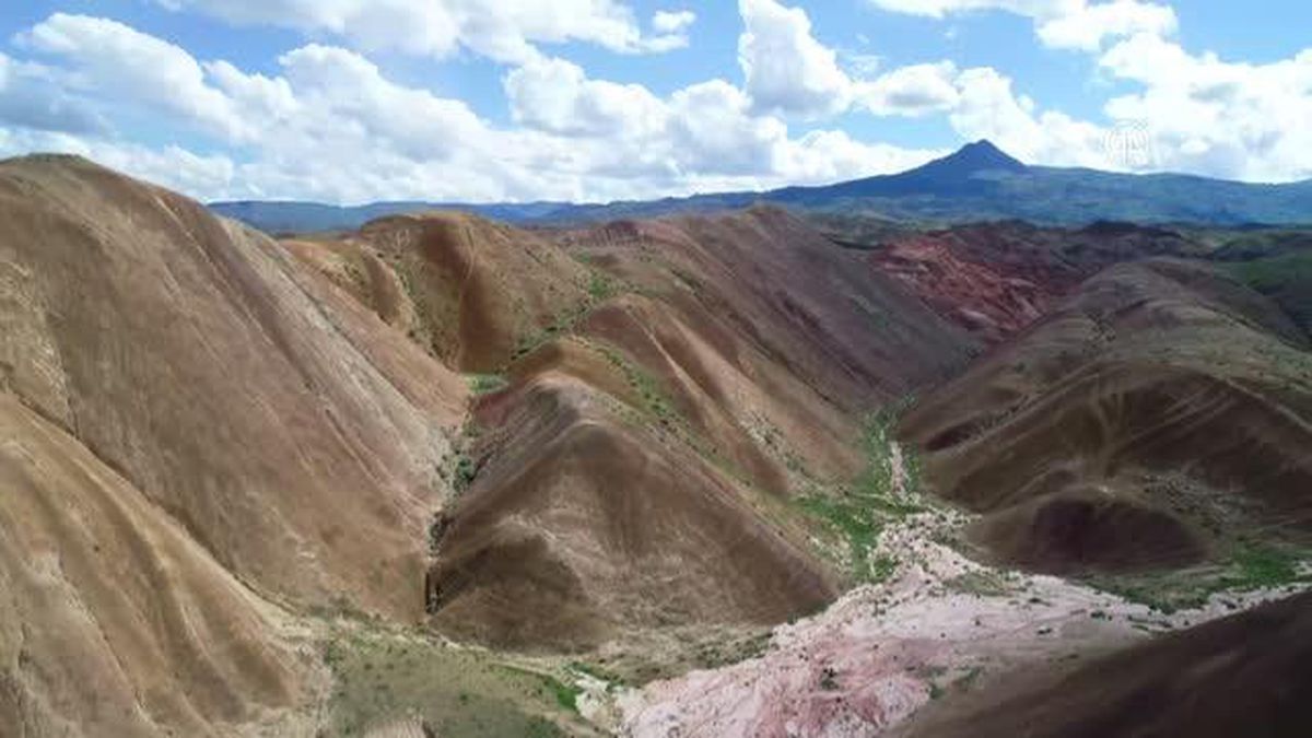 Gökkuşağı Tepeleri dron ile görüntülendi