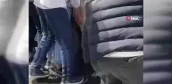 Göle'de yürek ısıtan görüntü: Otomobil altında sıkışan köpek vatandaşların yardımıyla kurtarıldı