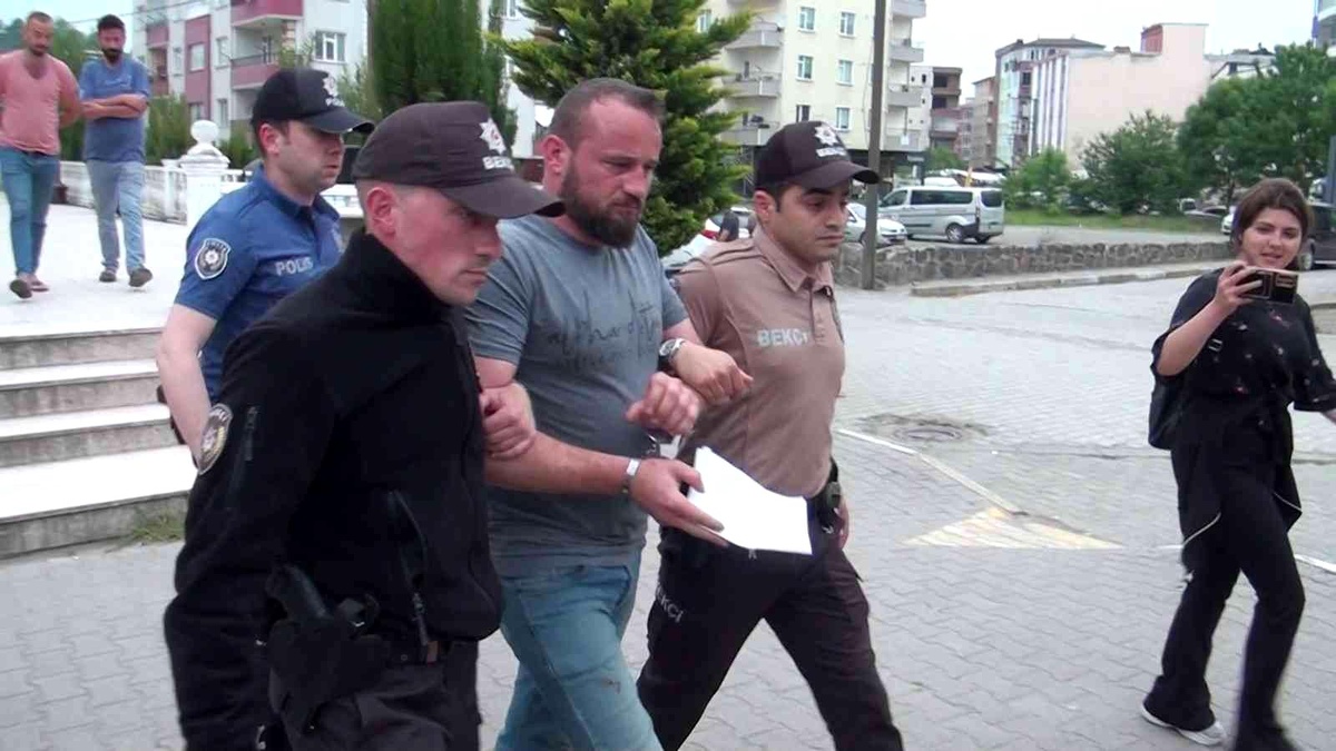 İş makinesi ile kovaladığı otomobili ters çeviren operatör tutuklandı