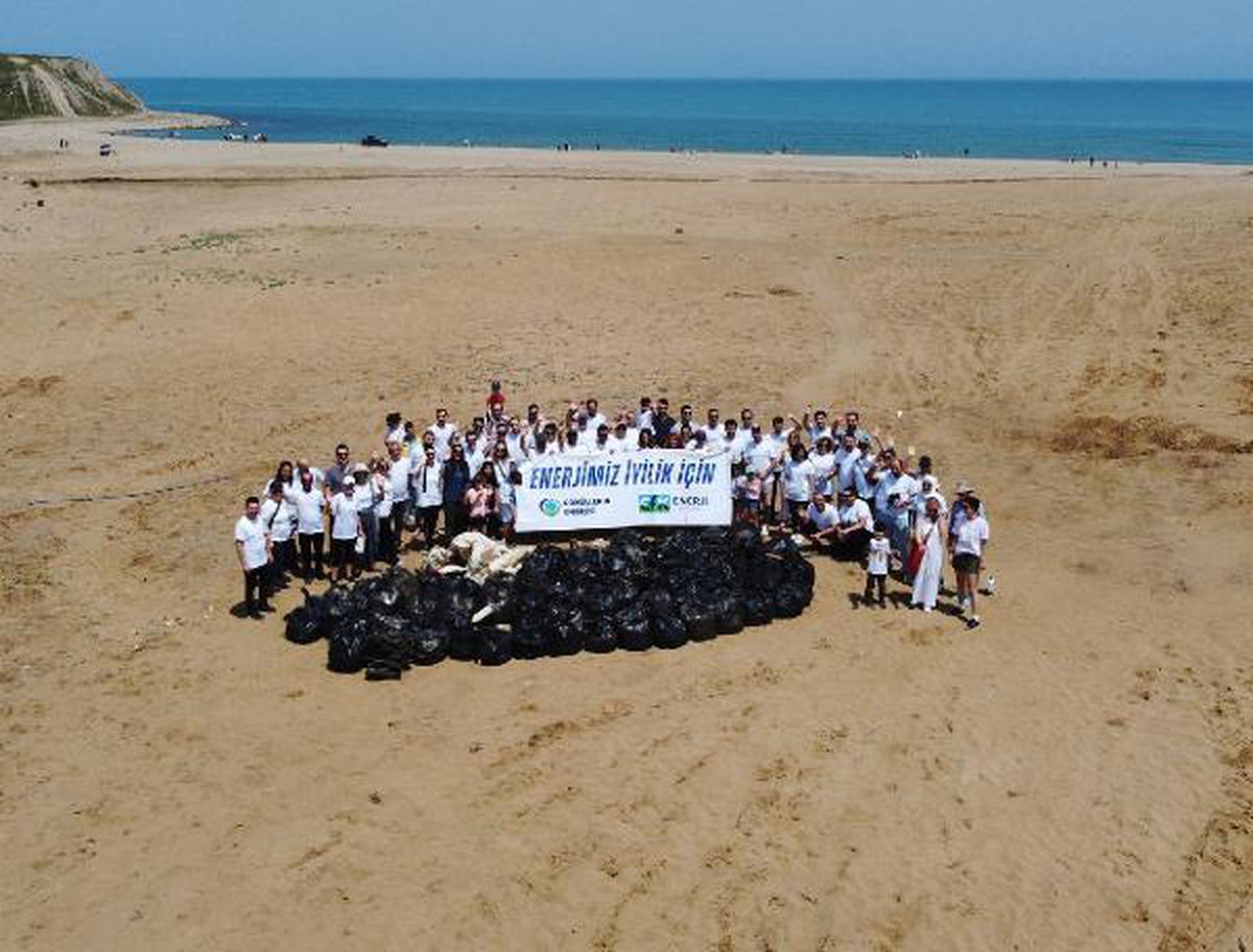 Sivas'ta ÇEDAŞ çalışanları çevre temizliği yaptı