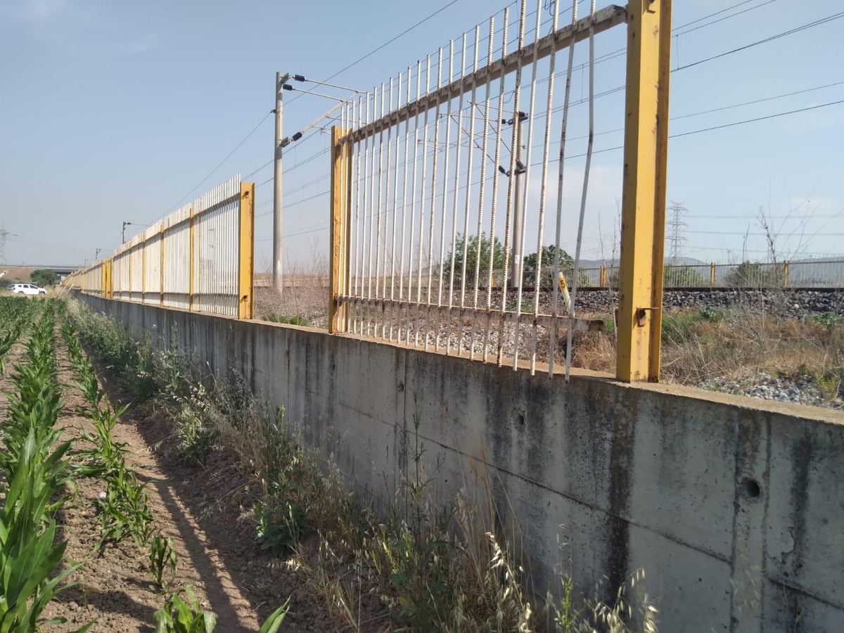 İzmir\'de demir yolu hattındaki korkulukları çalan 3 kişi tutuklandı