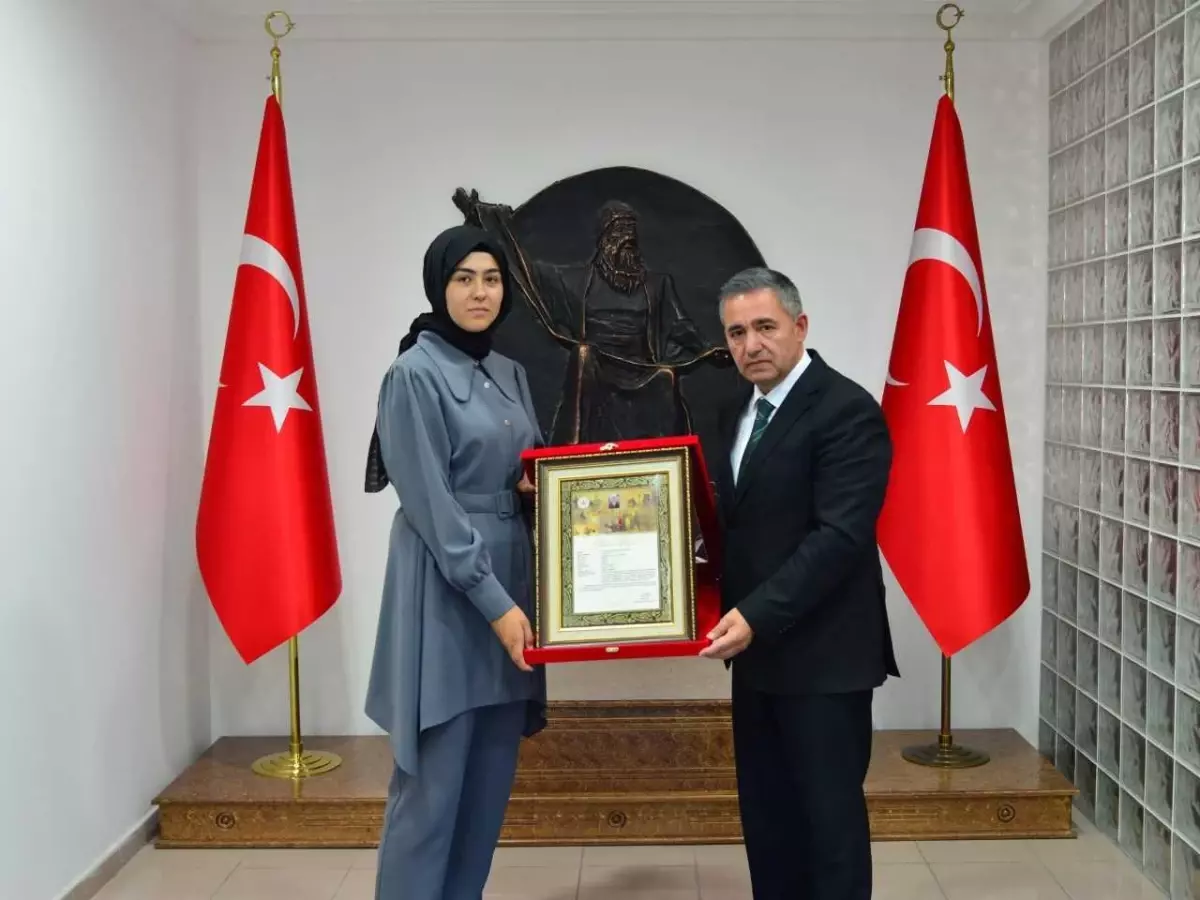 Kırşehir\'de şehit Uzman Çavuş Dündar\'ın şehadet belgesi ailesine takdim edildi