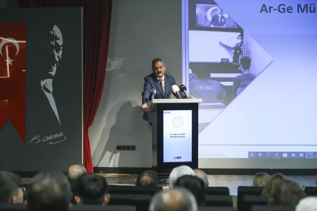 Bakan Özer: '2022 yılı sonuna kadar 1 milyon gencimizi mesleki eğitim merkezleri ile buluşturacağız'