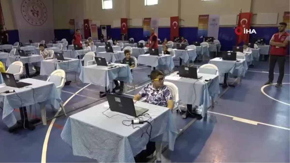 Öğrenciler Deneyap Teknoloji Atölyesi'nde eğitim almak için yarışıyor