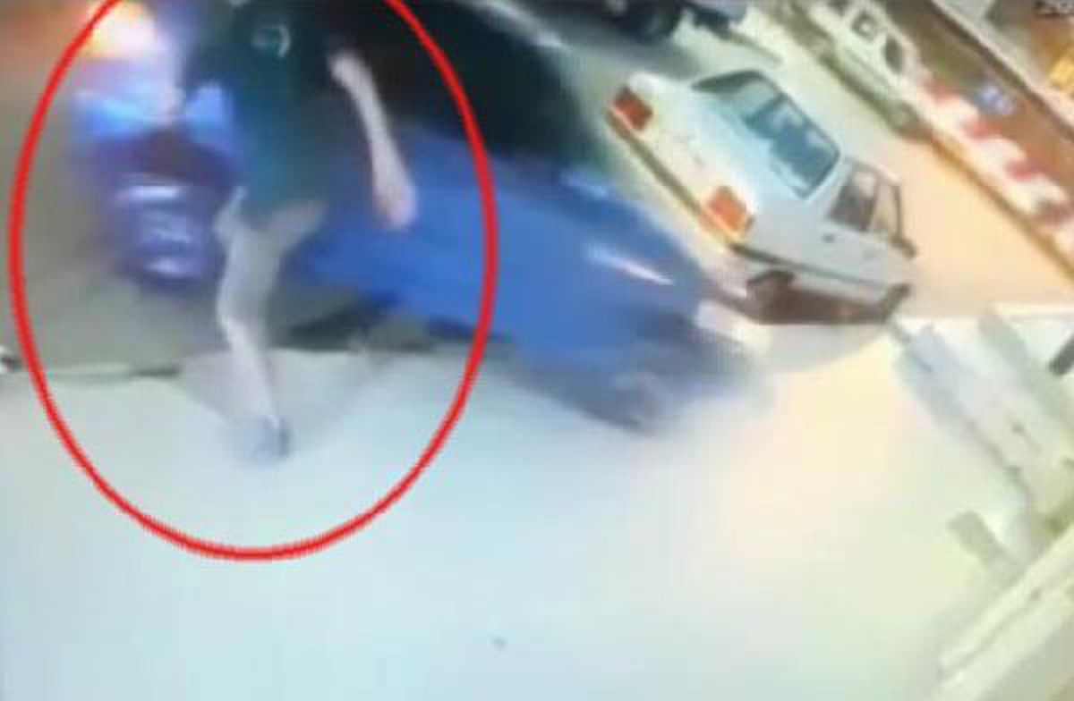 Otomobilin iş yerine girme anı kamerada