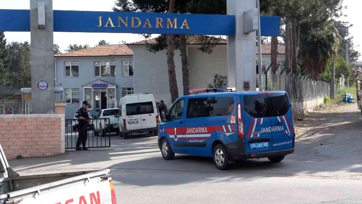 Samsun\'da sentetik ecza ele geçirildi: 1\'i doktor 3 gözaltı