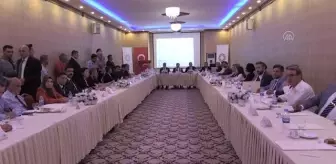 'Sosyal Politikalarda 7 Bölge 7 İl' toplantısı