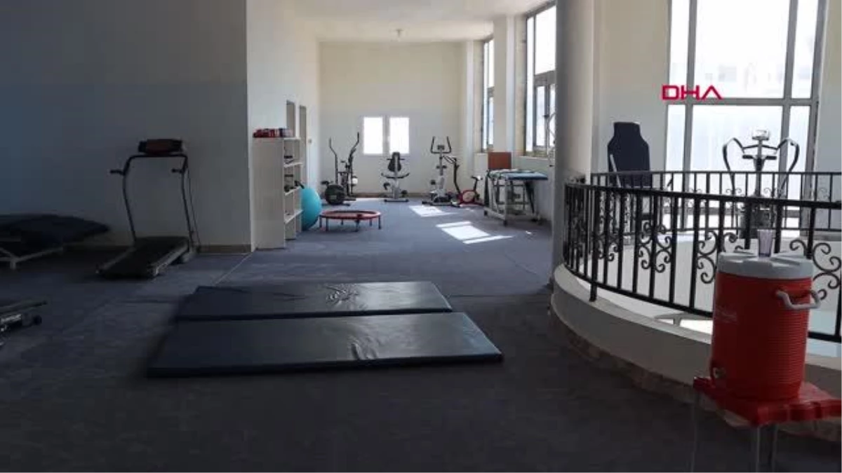 SURİYE'DEKİ FİZİK TEDAVİ MERKEZİYLE SAVAŞIN YARALARI SARILIYOR