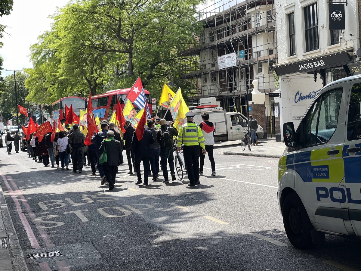 Terör örgütü PKK yandaşları Londra\'da yürüyüş düzenledi