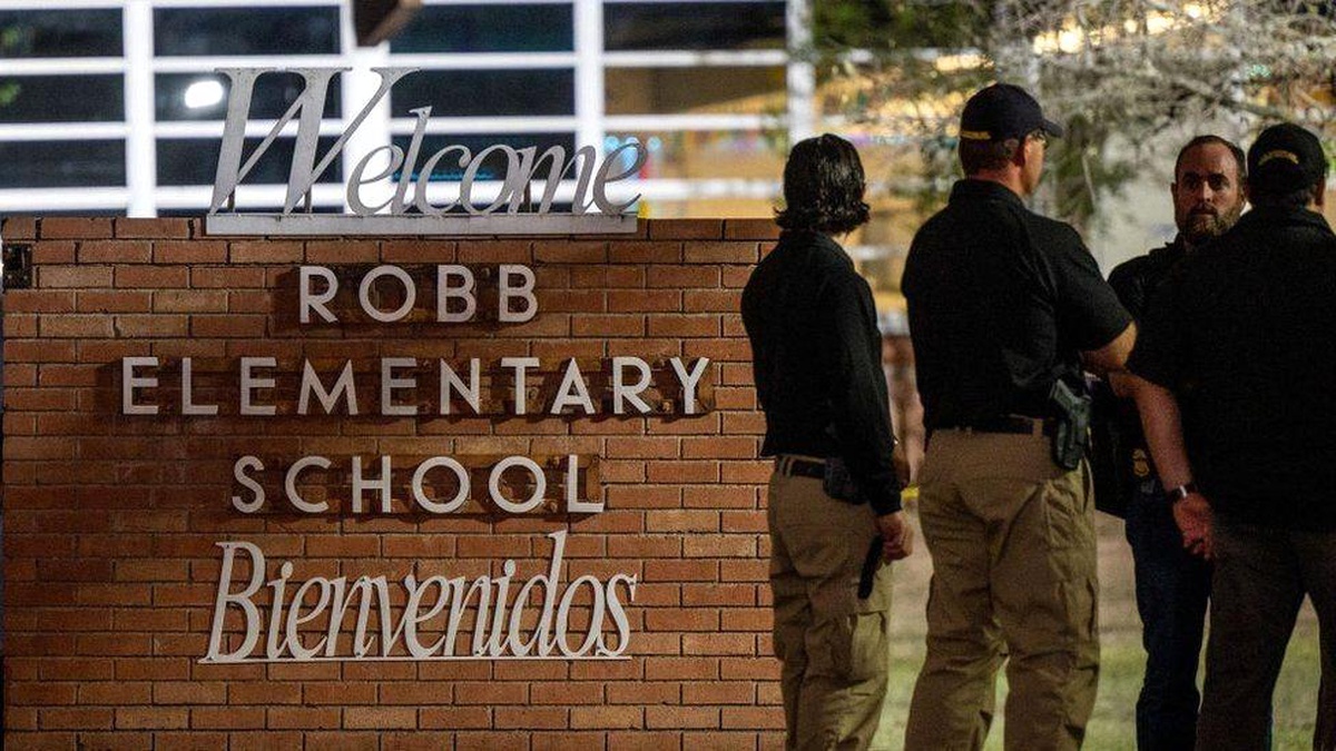 Texas\'ta 21 kişiyi öldüren saldırganın ilkokula kilitlenmemiş kapıdan girdiği açıklandı