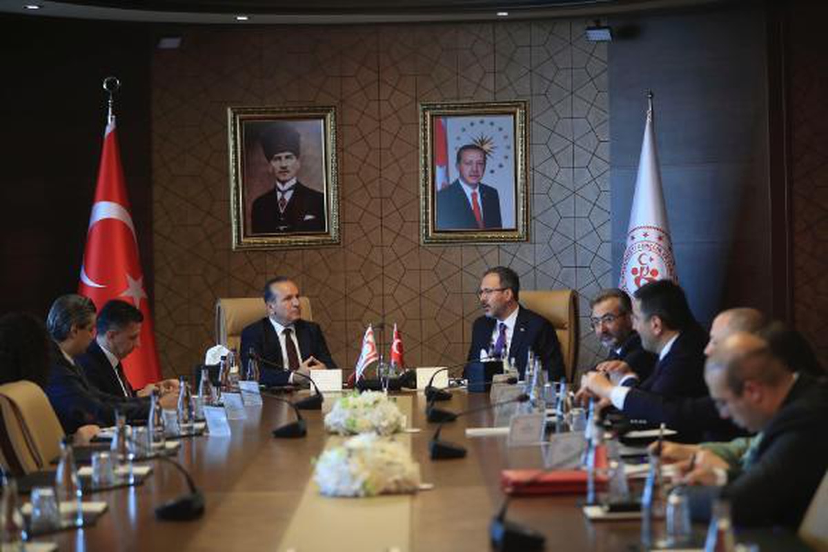 Türkiye ile KKTC arasında gençlik ve spor alanında işbirliği protokolü imzalandı