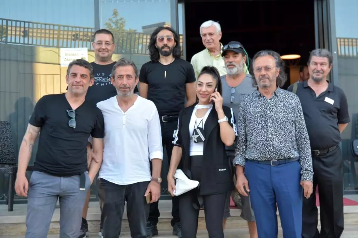 Ünlü isimler, Maltepe\'deki bilardo turnuvasında kozlarını paylaştı