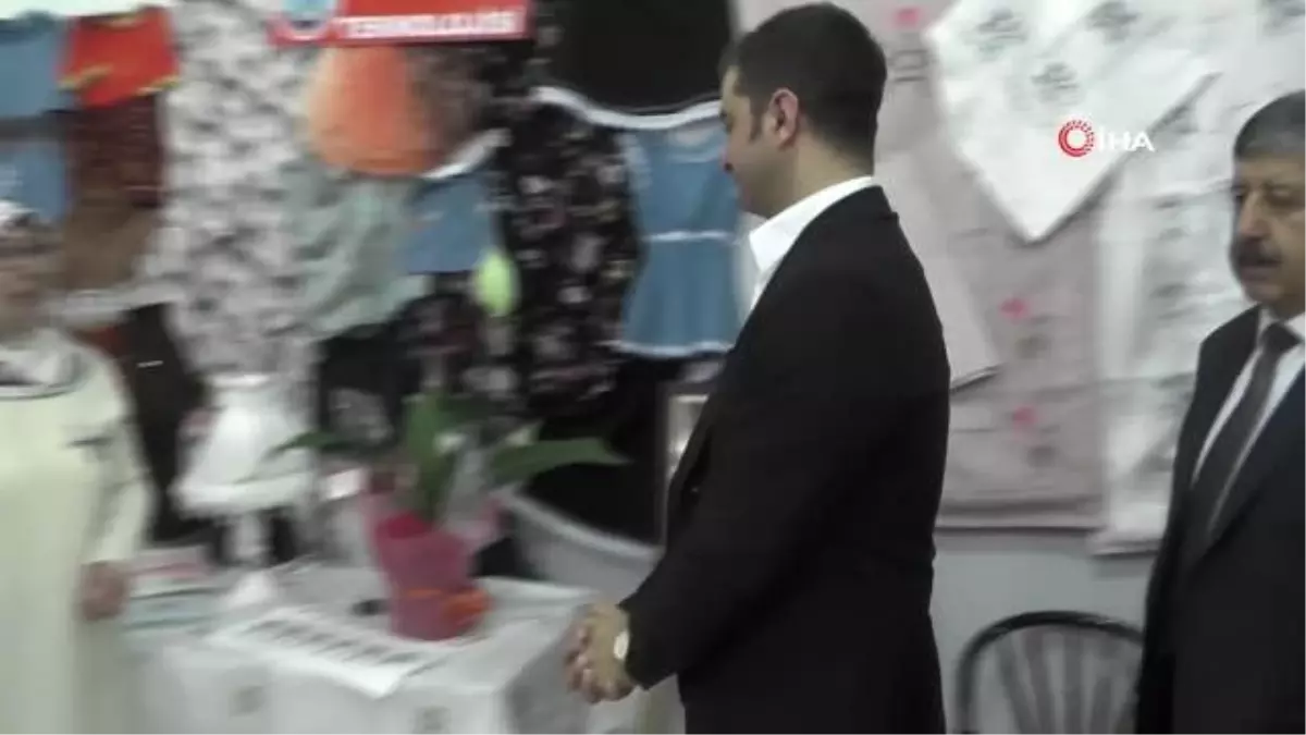 Varto'da Halk Eğitim Merkezi kursiyerlerinin yılsonu sergisi ilgi gördü