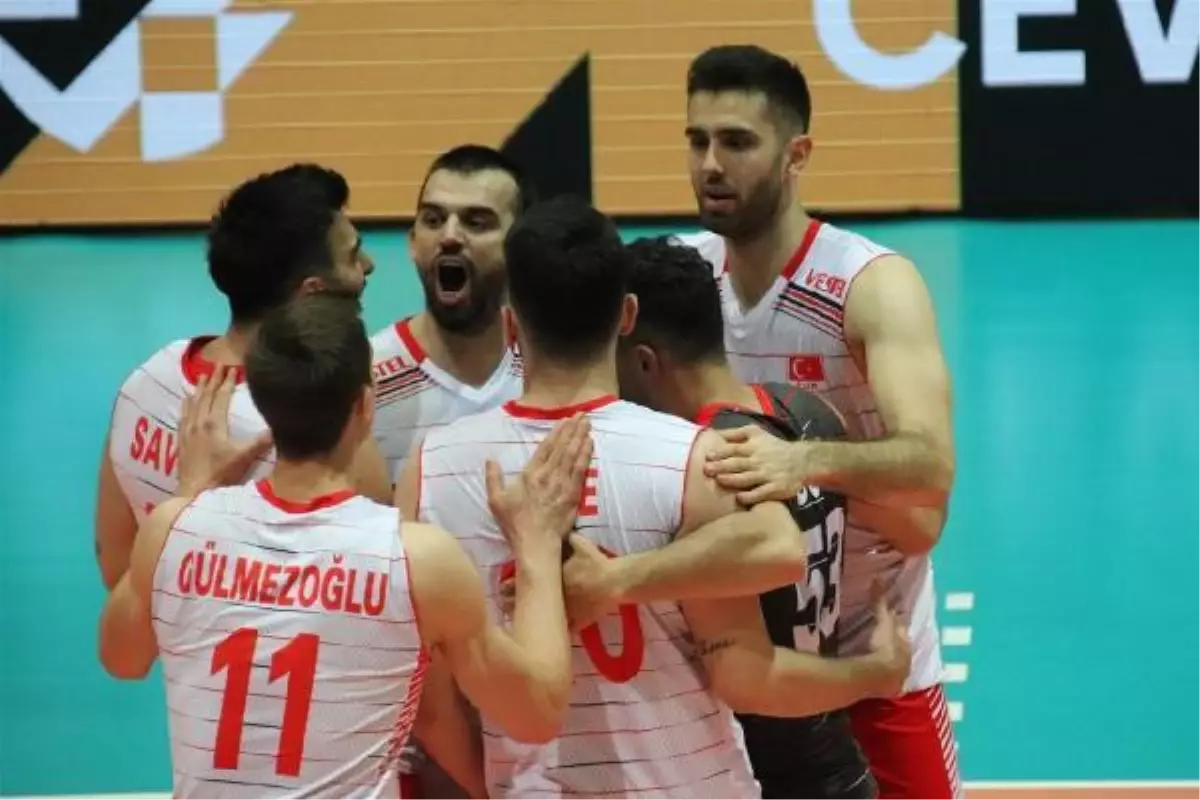 A Milli Erkek Voleybol Takımı 2\'de 2 yaptı