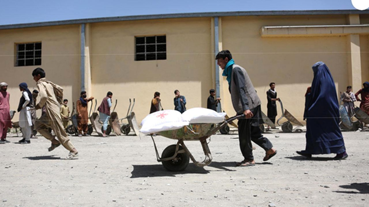 Afganistan\'da 700 Aileye İnsani Yardım Yapıldı