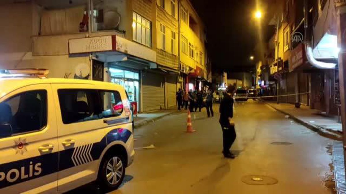 Ataşehir'de bir restoran kurşunlandı