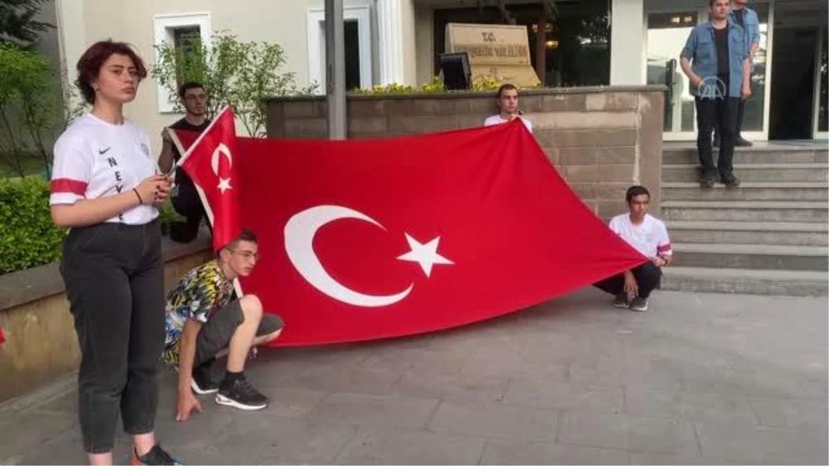 Avrupa şampiyonu milli halterci Şaziye Erdoğan, törenle karşılandı