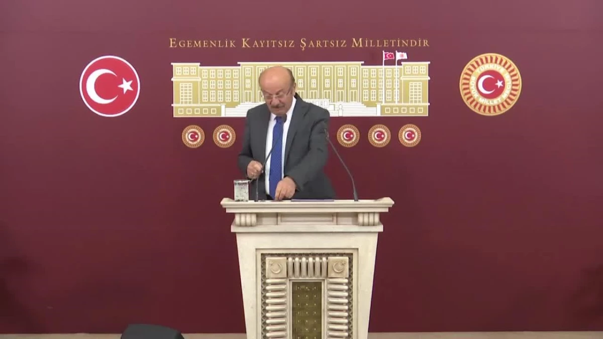 Bekaroğlu\'ndan Sadat Yöneticisi Ensar Ergür\'e Sert Tepki: "Eyy Milleti Tehdit Eden Soytarılar, O Ortam Geldiğinde Korkudan Altınıza Edersiniz"